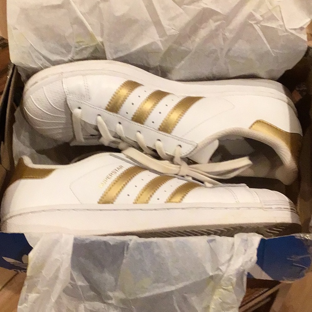 Adidas Gold Strip Tennis Shoe
